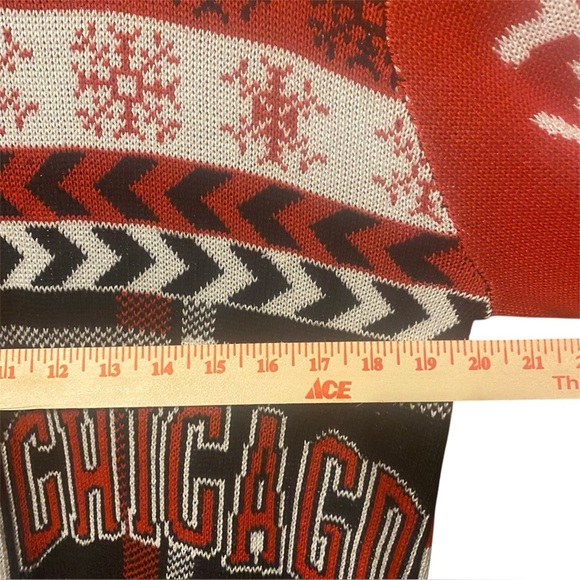 NBA Chicago Bulls Knit Sweater Red Black White Crewneck Pullover Medium - Picture 7 of 11